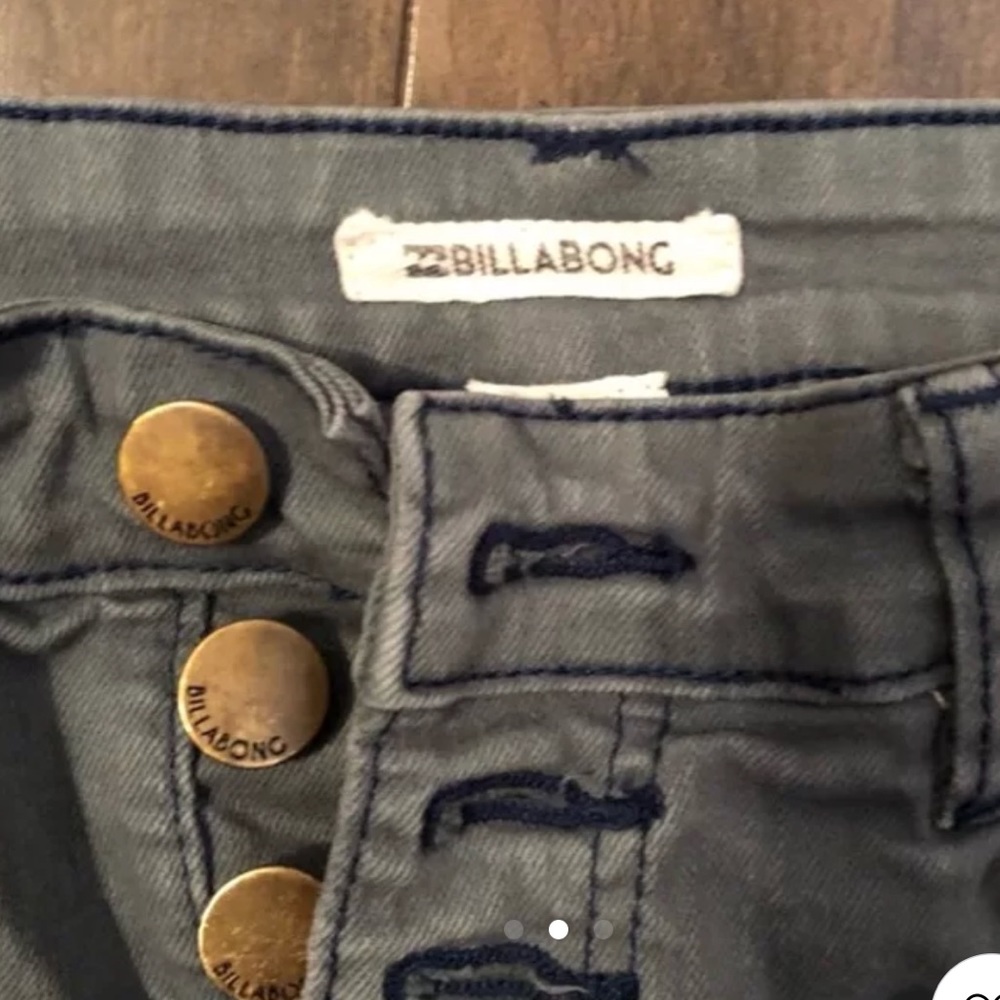 Shorts - Picture 3 of 3